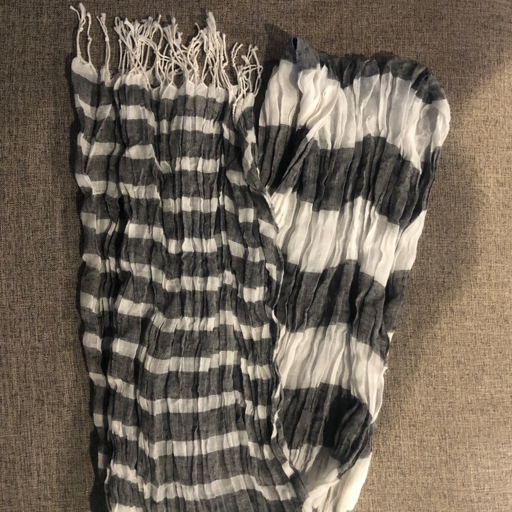 Cute Gray & White Scarf